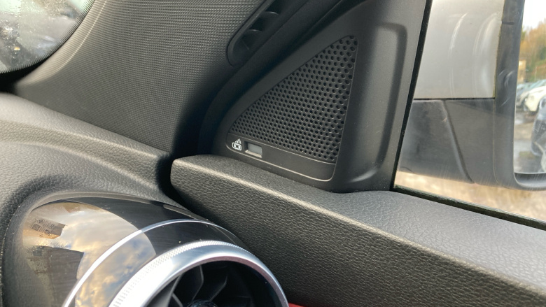 MG Hs 1.5 T-GDI Exclusive 5dr DCT Petrol Hatchback